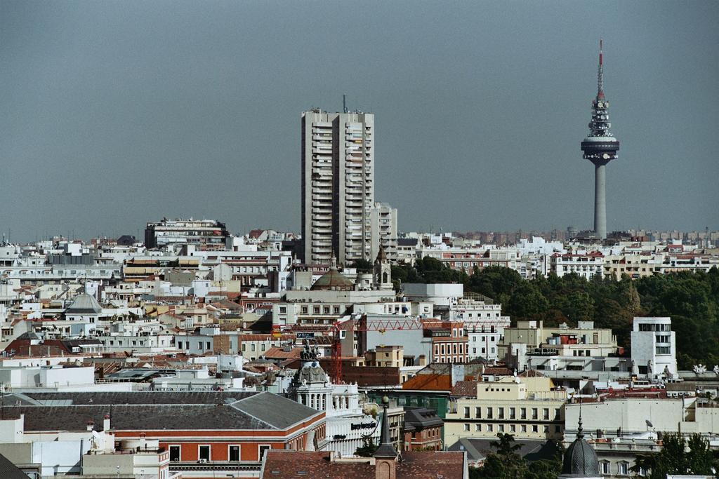 Hostal Luis XV Madrid Bagian luar foto