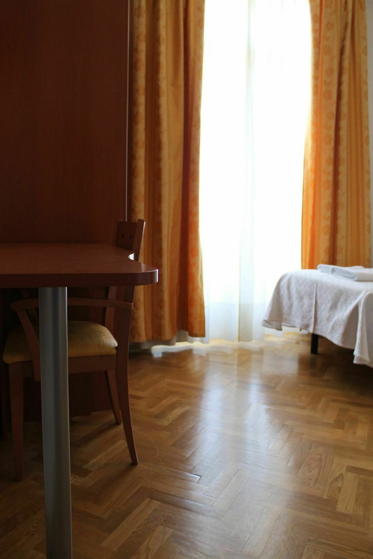 Hostal Luis XV Madrid Bagian luar foto