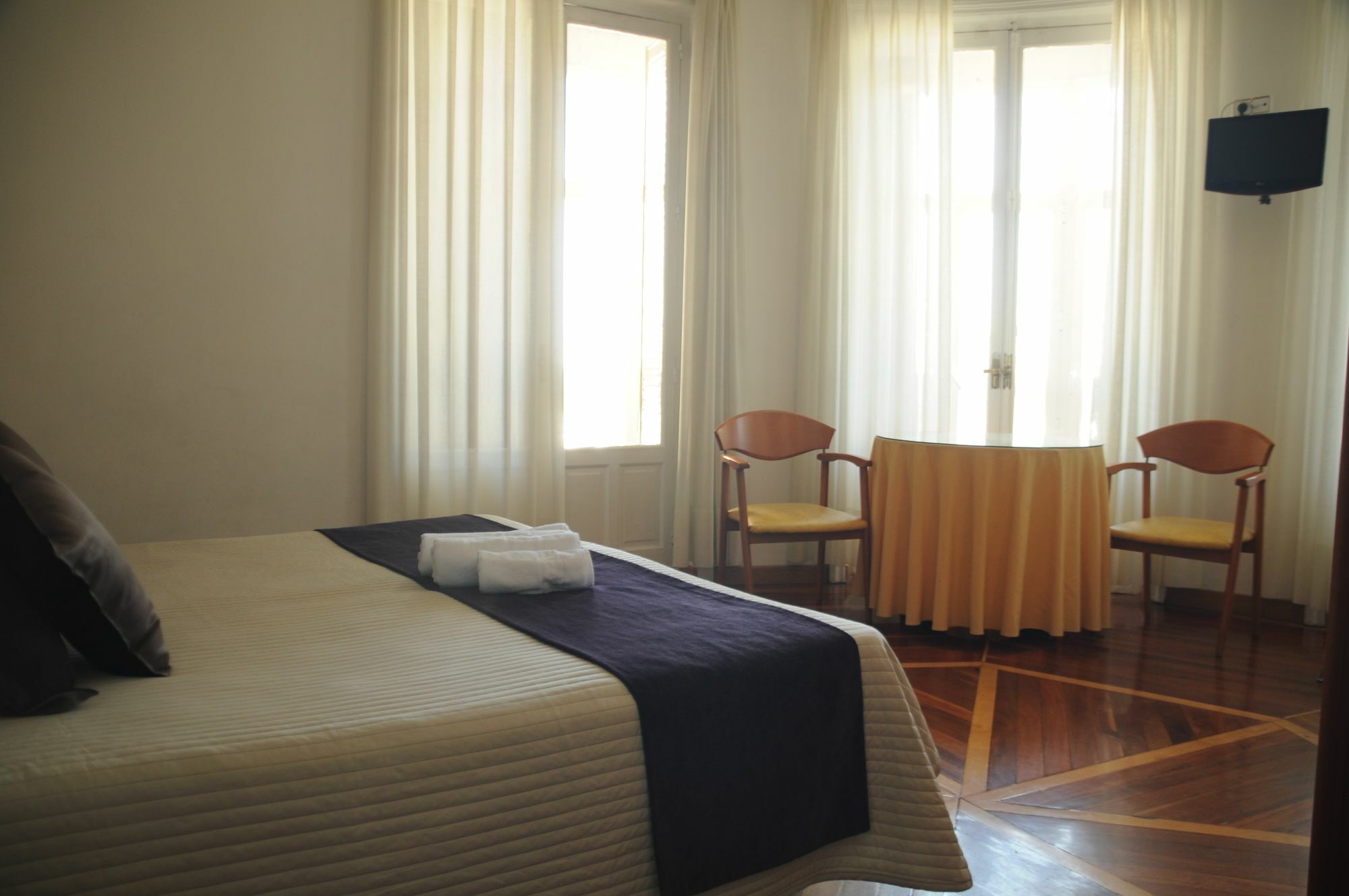 Hostal Luis XV Madrid Bagian luar foto