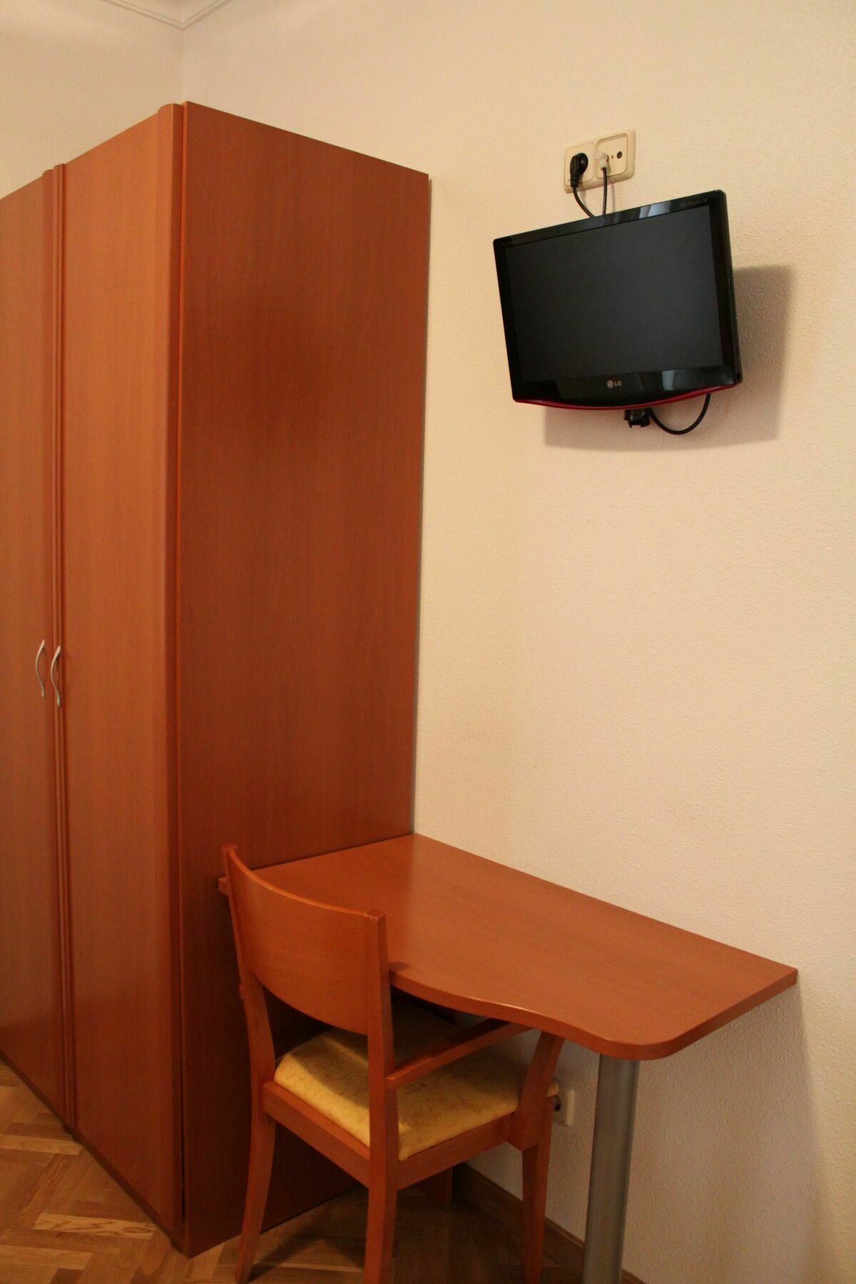 Hostal Luis XV Madrid Bagian luar foto