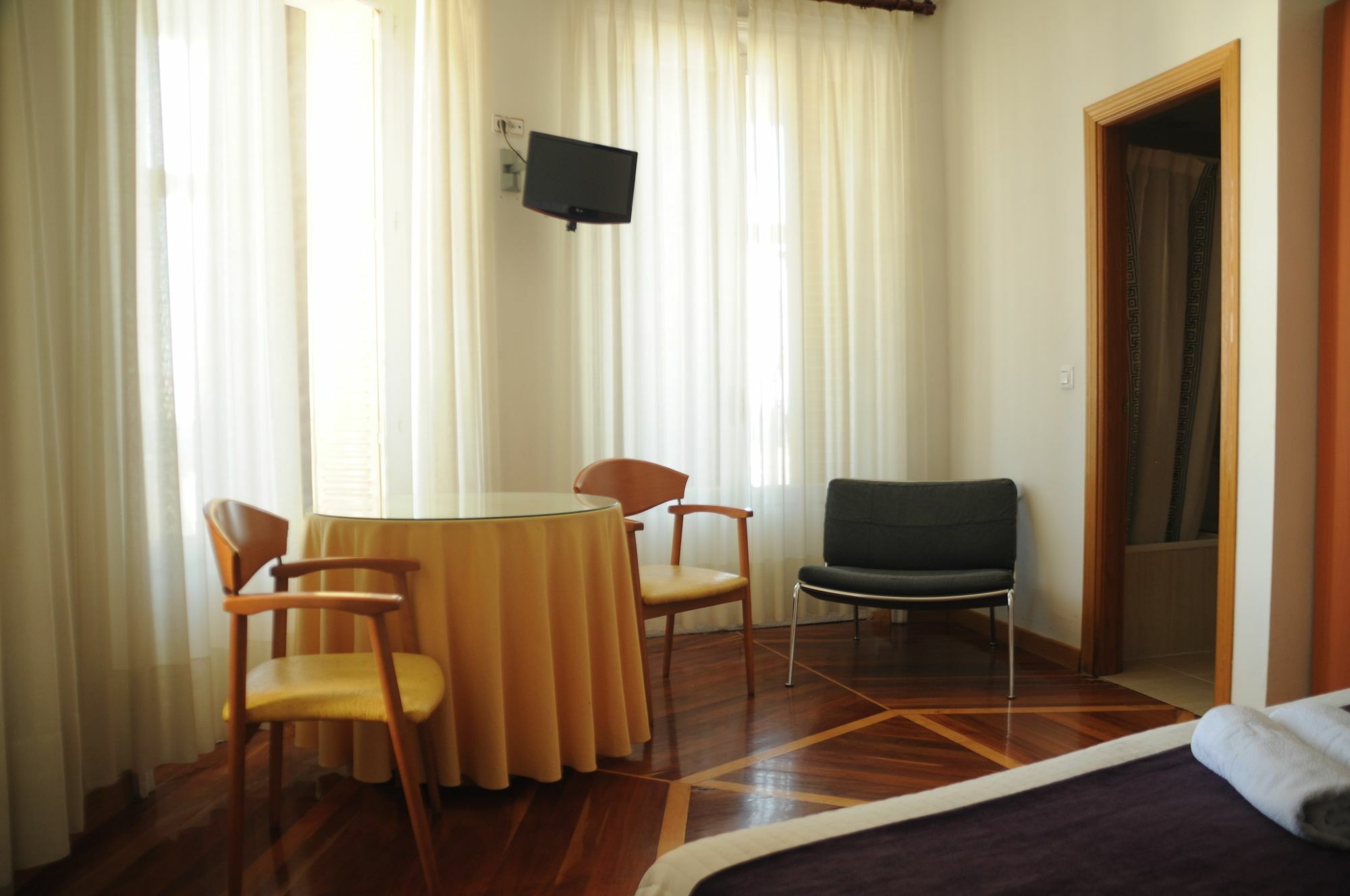 Hostal Luis XV Madrid Bagian luar foto
