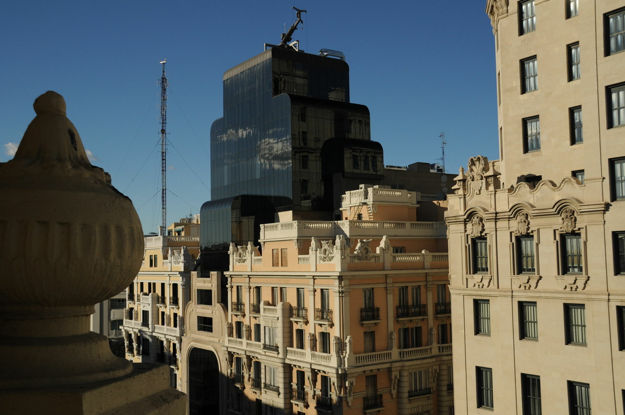 Hostal Luis XV Madrid Bagian luar foto